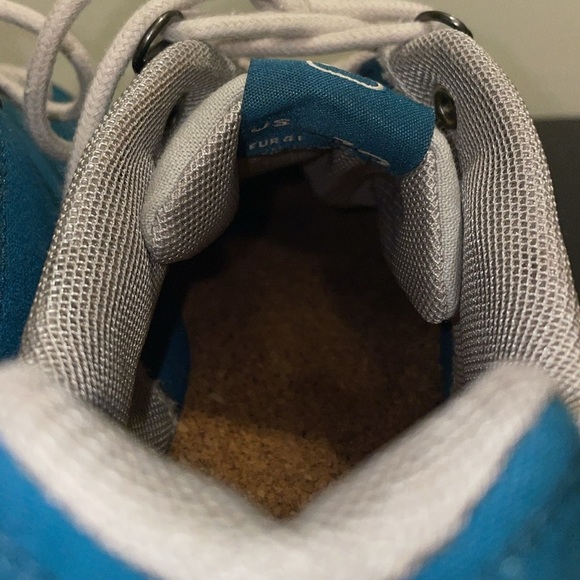 Saola Women Vegan Teal Blue Sneaker Size 10.  
Excellent condition - Picture 7 of 10